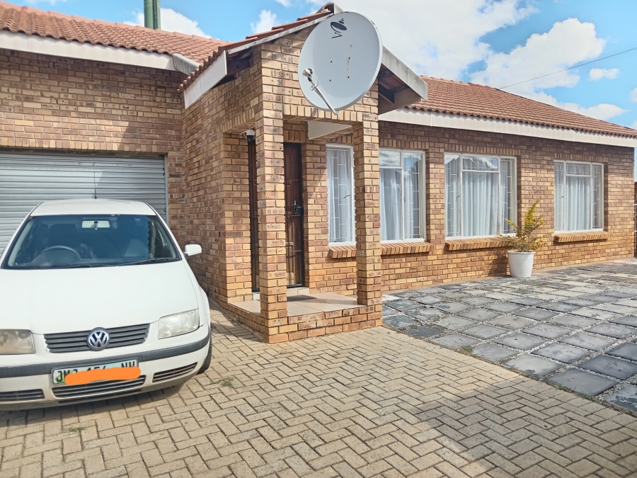 2 Bedroom Property for Sale in Meiringspark North West